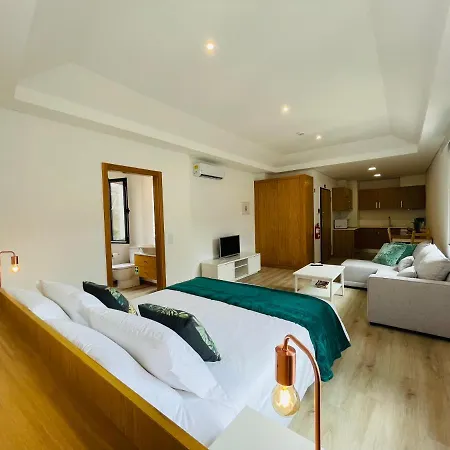 Living X * فونشال