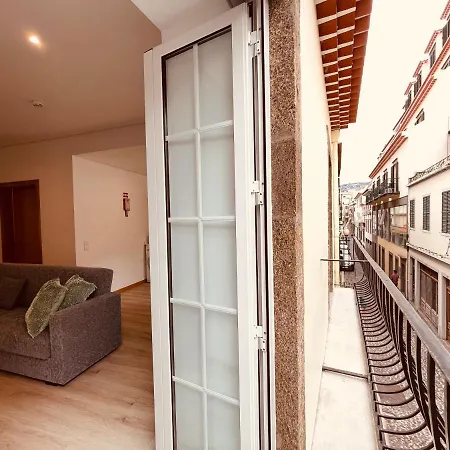 Living X * فونشال