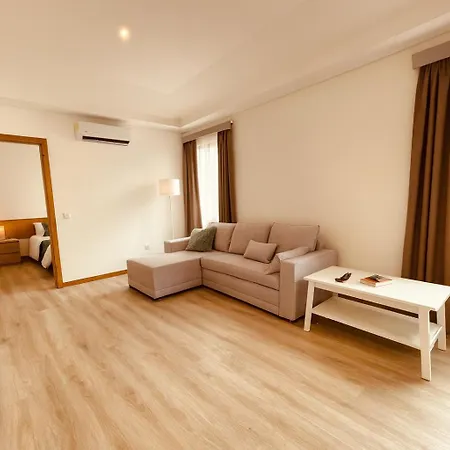 Living X * فونشال