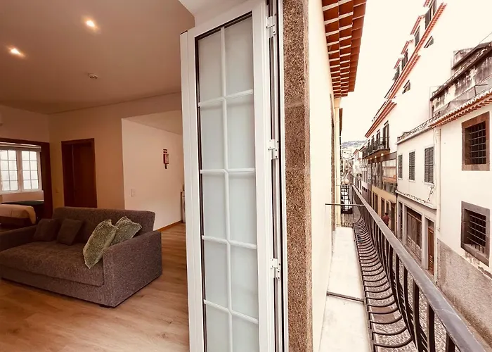 Living X * Funchal (Madeira)