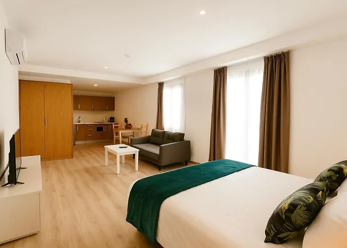 Living X * Funchal (Madeira)